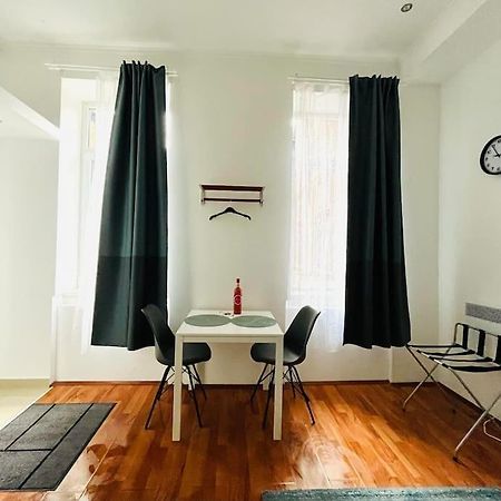 Kazy8 New Life Apartment Budapest Ngoại thất bức ảnh